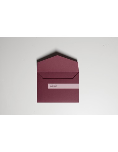 Elegant envelope in burgundy color 135x185 mm.