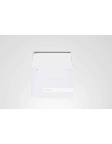 Charming envelope in pure white color 135x185 mm.